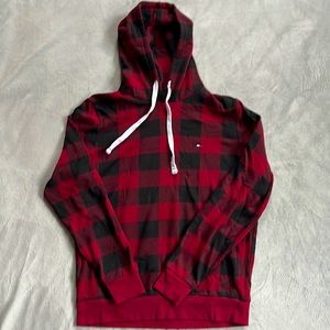 Tommy Hilfiger Sleepwear sweater. Black and red. Boys Small.